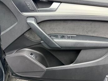 AUDI Q5 2.0 TDI Quattro S Line 5dr S Tronic