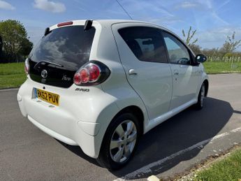 TOYOTA AYGO 1.0 VVT-i Fire 5dr