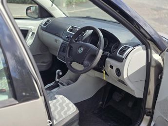 SKODA ROOMSTER 1.6 2 MPV 5dr Petrol automatic (167 g/km 105 bhp)