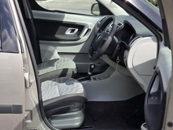 SKODA ROOMSTER 1.6 2 MPV 5dr Petrol automatic (167 g/km 105 bhp)