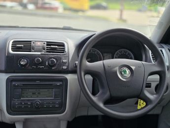 SKODA ROOMSTER 1.6 2 MPV 5dr Petrol automatic (167 g/km 105 bhp)