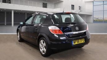 VAUXHALL ASTRA 1.8i 16v Club Hatchback 5dr Petrol Automatic (187 g/km 138 bhp)