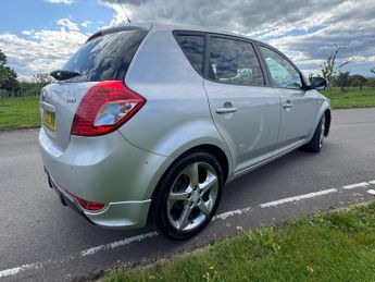 KIA CEED 1.6 CRDi 3 5dr Auto