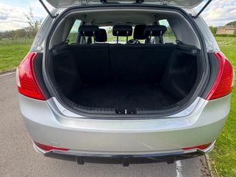 KIA CEED 1.6 CRDi 3 5dr Auto