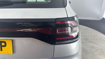 VOLKSWAGEN T-CROSS 1.6 TDI SE SUV 5dr Diesel DSG Euro 6 (s/s) (95 ps)