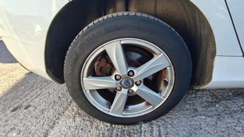 VOLVO V40 D3 ES Nav 5dr