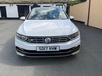 VOLKSWAGEN PASSAT 2.0 TDI R-Line 4dr DSG [Panoramic Roof]
