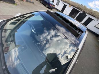 VOLKSWAGEN PASSAT 2.0 TDI R-Line 4dr DSG [Panoramic Roof]