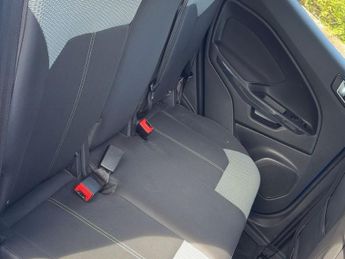FORD ECOSPORT 1.0 EcoBoost Zetec 5dr