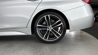 BMW 3 SERIES 2.0 320i M Sport Shadow Edition Touring 5dr Petrol Auto Euro 6 (