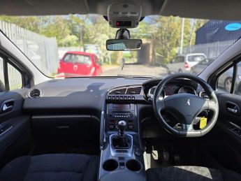PEUGEOT 3008 1.6 HDi Exclusive 5dr