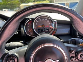 MINI HATCH 1.5 Cooper D 3dr