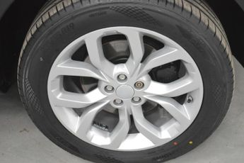 LAND ROVER DISCOVERY SPORT 2.0 TD4 180 HSE Auto 7 Seat 4WD