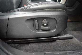 LAND ROVER DISCOVERY SPORT 2.0 TD4 180 HSE Auto 7 Seat 4WD