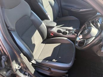 NISSAN JUKE 1.6 Hybrid N-Connecta 5dr Auto