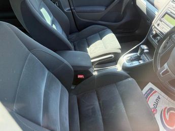 VOLKSWAGEN GOLF 2.0 TDi 140 GT 5dr DSG
