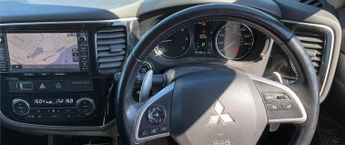 MITSUBISHI OUTLANDER 2.2 DI-D GX4 5dr Auto ++ PANROOF / NAV / CAMERA / 4WD / 7 SEATS 