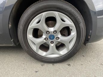 FORD FOCUS 1.6 Sport 5dr