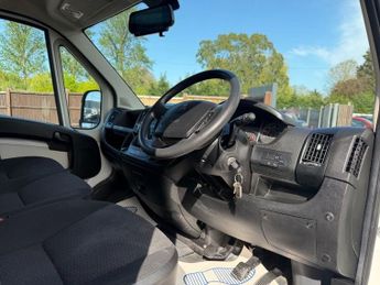 PEUGEOT BOXER 2.0 BlueHDi Crew Cab Chassis 160ps Plus