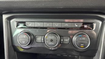 VOLKSWAGEN TIGUAN 2.0 TDI R-Line SUV 5dr Diesel DSG 4Motion Euro 6 (s/s) (150 ps)