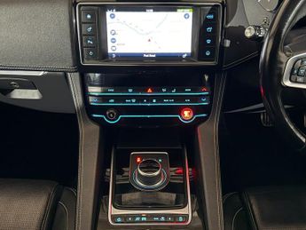 JAGUAR F-PACE 2.0d R-Sport 5dr Auto AWD