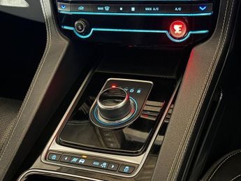 JAGUAR F-PACE 2.0d R-Sport 5dr Auto AWD