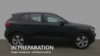 VOLVO XC40 2.0 T4 Momentum Pro SUV 5dr Petrol Auto Euro 6 (s/s) (190 ps)