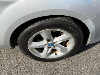 FORD FOCUS 1.6 Zetec 5dr Auto