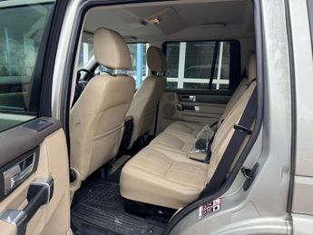 LAND ROVER DISCOVERY 3.0 SDV6 XS 5dr Auto