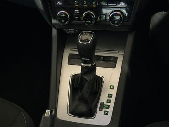 SKODA OCTAVIA 1.0 TSI SE 5dr DSG