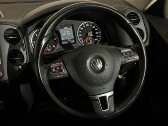 VOLKSWAGEN TIGUAN 2.0 TDi BlueMotion Tech SE 5dr DSG
