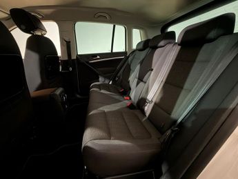 VOLKSWAGEN TIGUAN 2.0 TDi BlueMotion Tech SE 5dr DSG