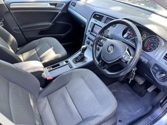 VOLKSWAGEN GOLF 1.6 TDI 105 SE 5dr DSG