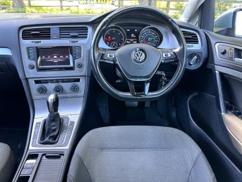 VOLKSWAGEN GOLF 1.6 TDI 105 SE 5dr DSG