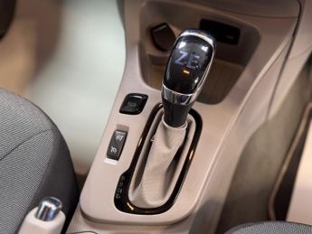 RENAULT ZOE 65kW Dynamique Intens 5dr Auto