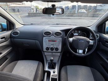 FORD FOCUS 1.6 Zetec 5dr