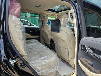 TOYOTA LAND CRUISER ZX LC300 V6 PETROL FRESH IMPORT DELIVERY MILEAGE ONLY 