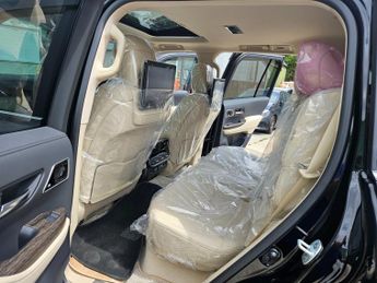 TOYOTA LAND CRUISER ZX LC300 V6 PETROL FRESH IMPORT DELIVERY MILEAGE ONLY 