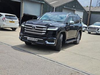 TOYOTA LAND CRUISER ZX LC300 V6 PETROL FRESH IMPORT DELIVERY MILEAGE ONLY 