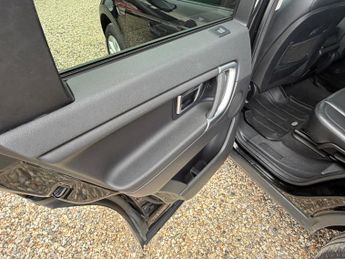 LAND ROVER DISCOVERY SPORT 2.0 TD4 180 SE Tech 5dr Auto