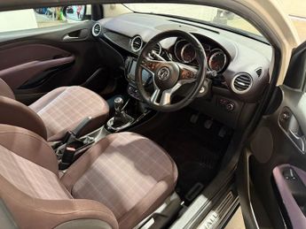 VAUXHALL ADAM 1.2i Glam 3dr