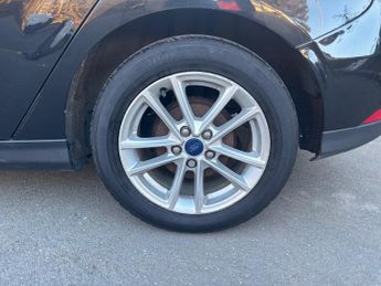FORD FOCUS 1.6 125 Zetec 5dr Powershift