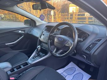 FORD FOCUS 1.6 125 Zetec 5dr Powershift