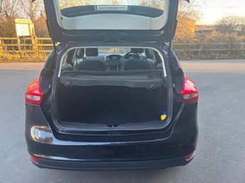 FORD FOCUS 1.6 125 Zetec 5dr Powershift