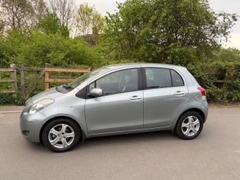 Toyota Yaris 1.33 VVT-i TR 5dr [6]