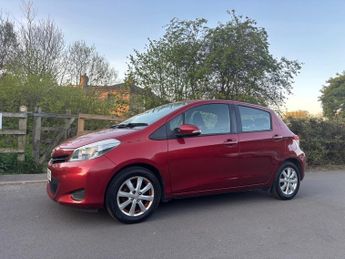 TOYOTA YARIS 1.33 VVT-i TR 5dr Multidrive S