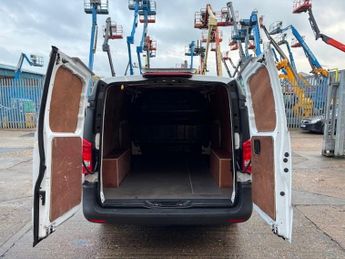 MERCEDES-BENZ VITO 116CDI Progressive Van 9G-Tronic