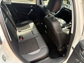 PEUGEOT 2008 1.6 e-HDi Allure 5dr EGC