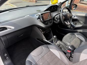 PEUGEOT 2008 1.6 e-HDi Allure 5dr EGC