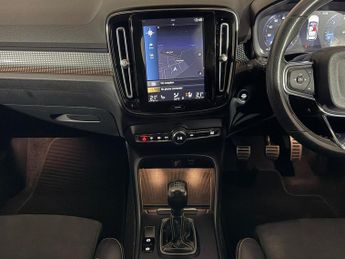 VOLVO XC40 2.0 D3 R DESIGN 5dr